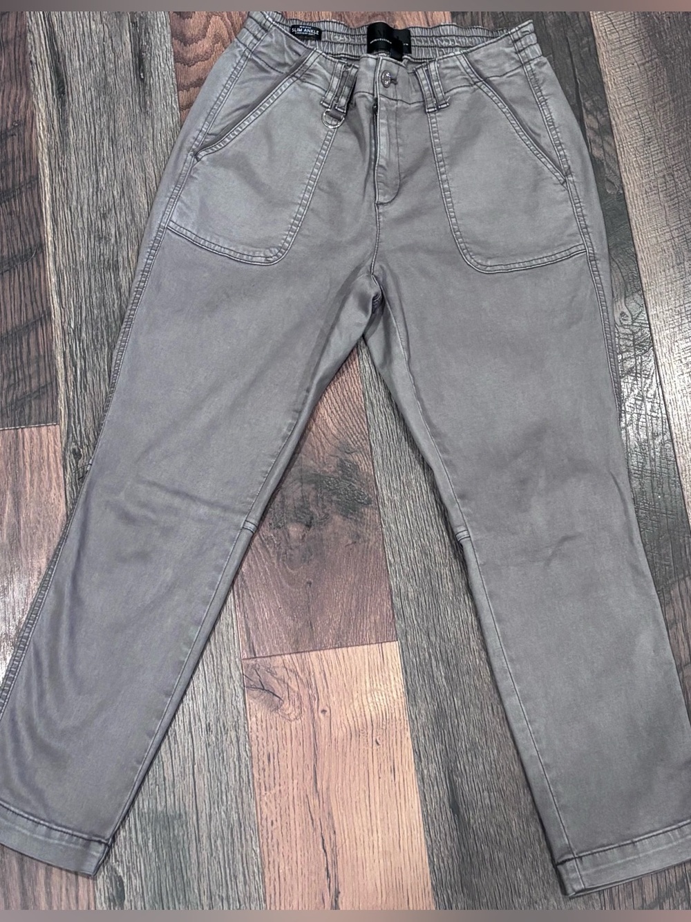 White House Black Market Gray Ankle Slim Utility Pants in size 6 Short.